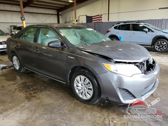 4T1BD1FK0EU099071 2014 TOYOTA CAMRY photo no. 4