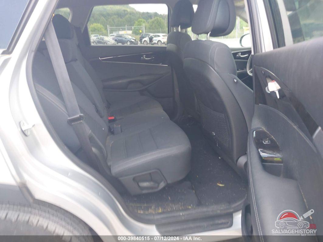 5XYPG4A32GG019003 2016 KIA SORENTO photo no. 8