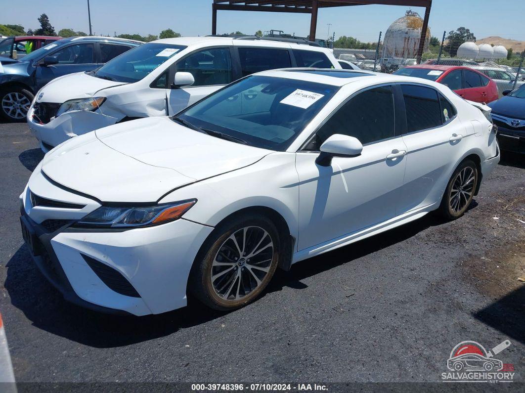 JTNB11HK0J3009813 2018 TOYOTA CAMRY photo no. 2