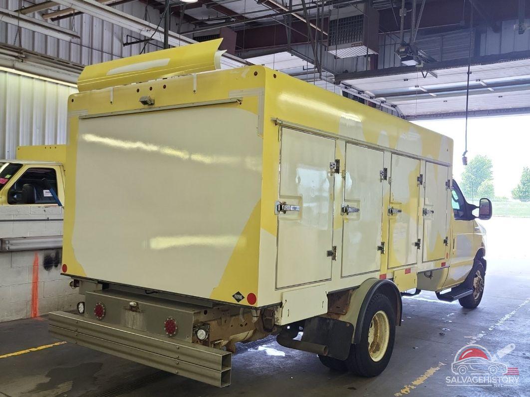 1FDXE4FS5HDC69093 2017 FORD ECONOLINE photo no. 5