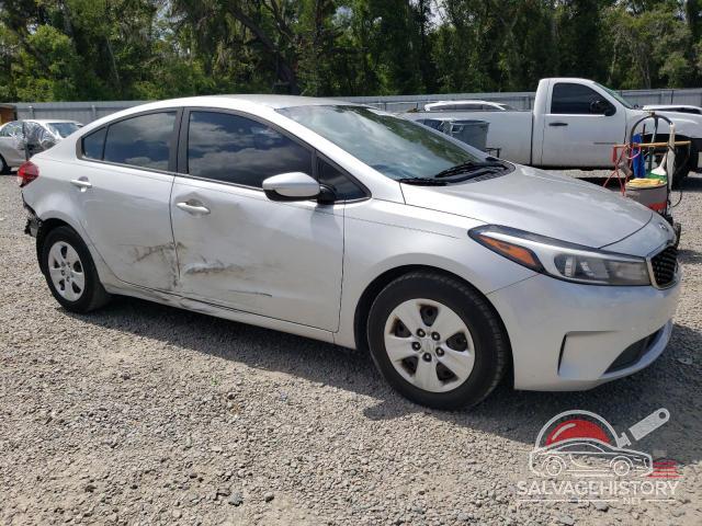 3KPFK4A73HE069209 2017 KIA FORTE photo no. 4