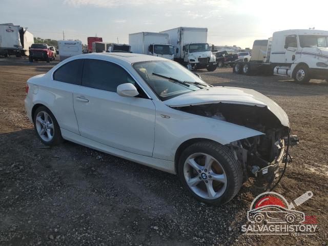WBAUP7C57BVP21559 2011 BMW 1 SERIES photo no. 4