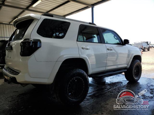 JTEBU5JR2J5547567 2018 TOYOTA 4RUNNER photo no. 3