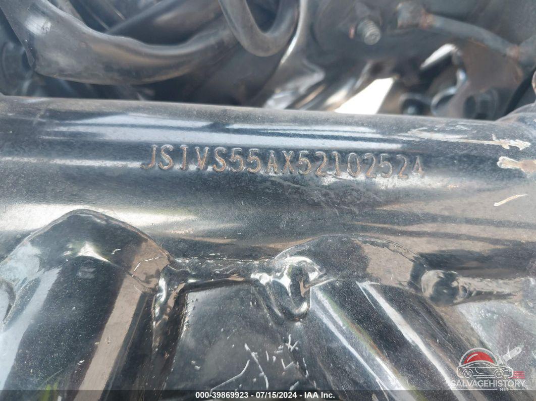 JS1VS55AX52102524 2005 SUZUKI C50 photo no. 10