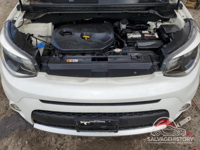KNDJP3A55J7606480 2018 KIA SOUL photo no. 11