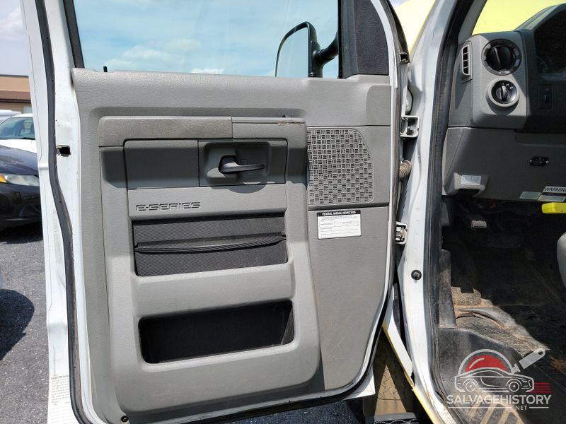 1FDXE4FS6HDC69023 2017 FORD E-450 CUTAWAY photo no. 9