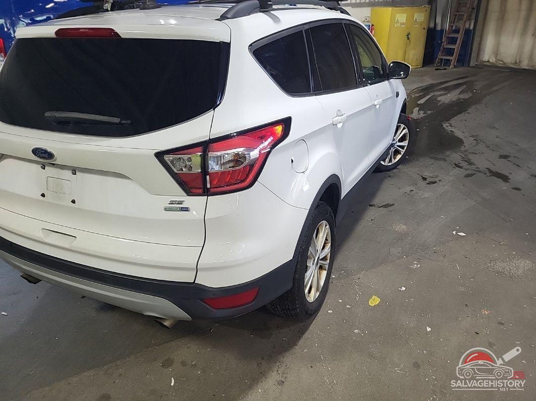 1FMCU9GD7JUD60922 2018 FORD ESCAPE photo no. 2