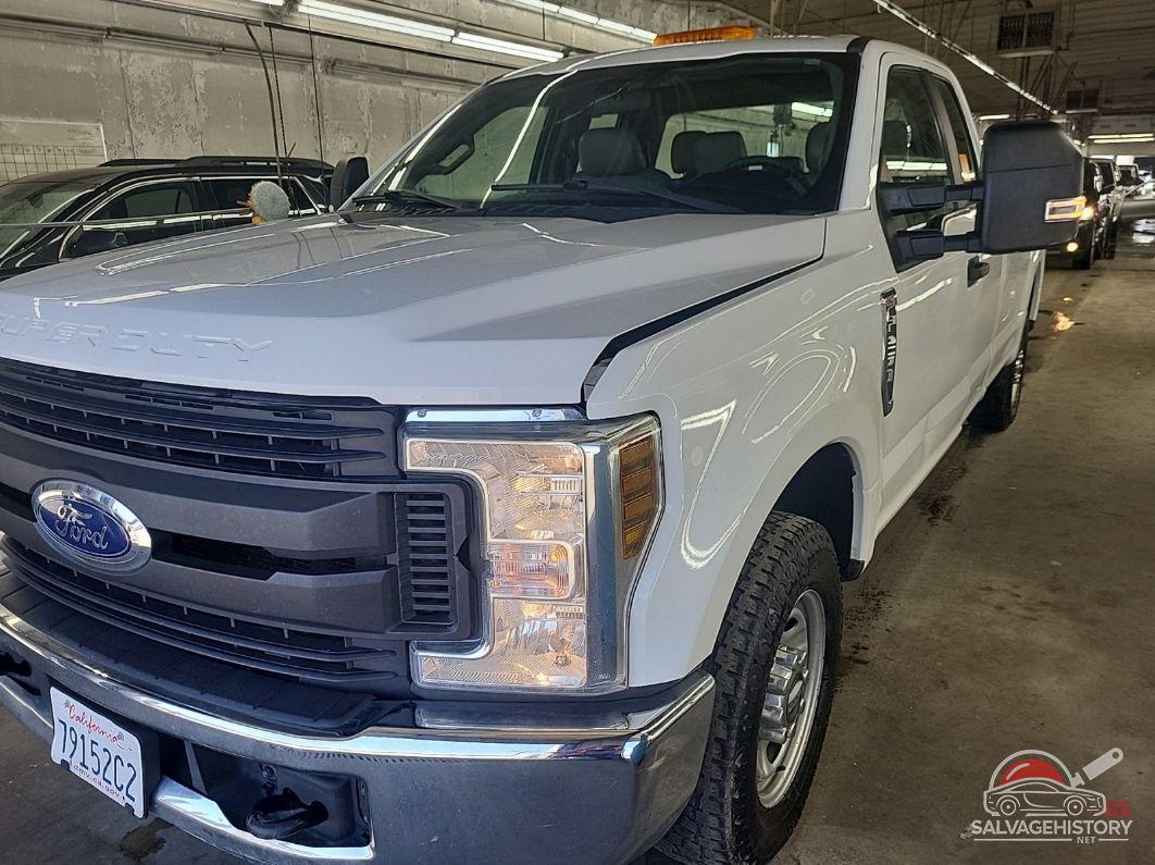 1FT7X2A69JEB20828 2018 FORD F-250 photo no. 4