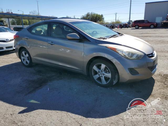 5NPDH4AE7DH236780 2013 HYUNDAI ELANTRA photo no. 4