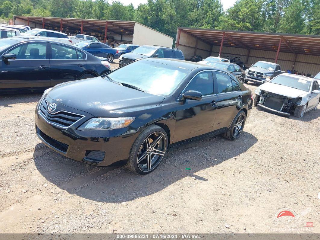 4T1BF3EK2BU664908 2011 TOYOTA CAMRY photo no. 2