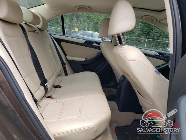 3VWDX7AJ4CM367611 2012 VOLKSWAGEN JETTA photo no. 10