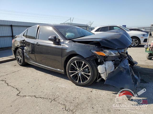 JTNB11HK0J3048840 2018 TOYOTA CAMRY photo no. 4