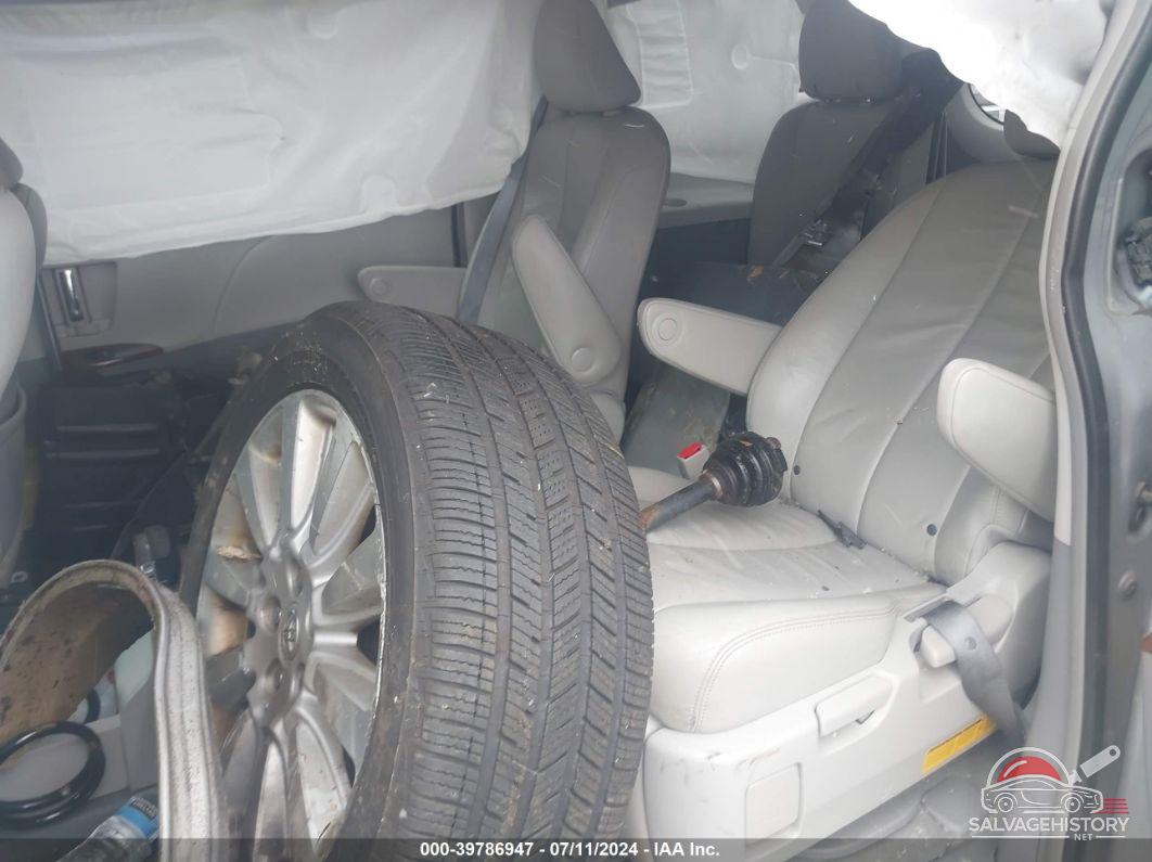 5TDDK3DC8ES078676 2014 TOYOTA SIENNA photo no. 8