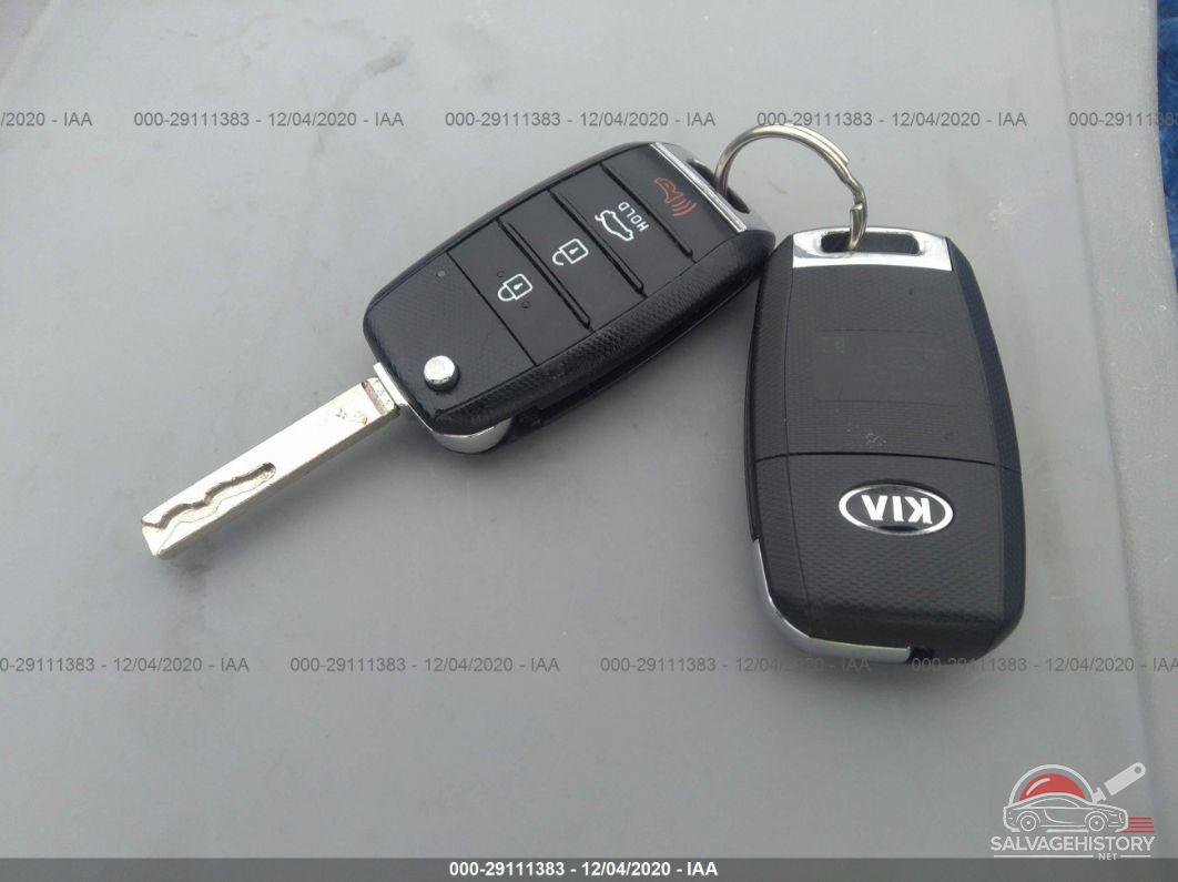 5XXGT4L35JG259585 2018 KIA OPTIMA photo no. 11