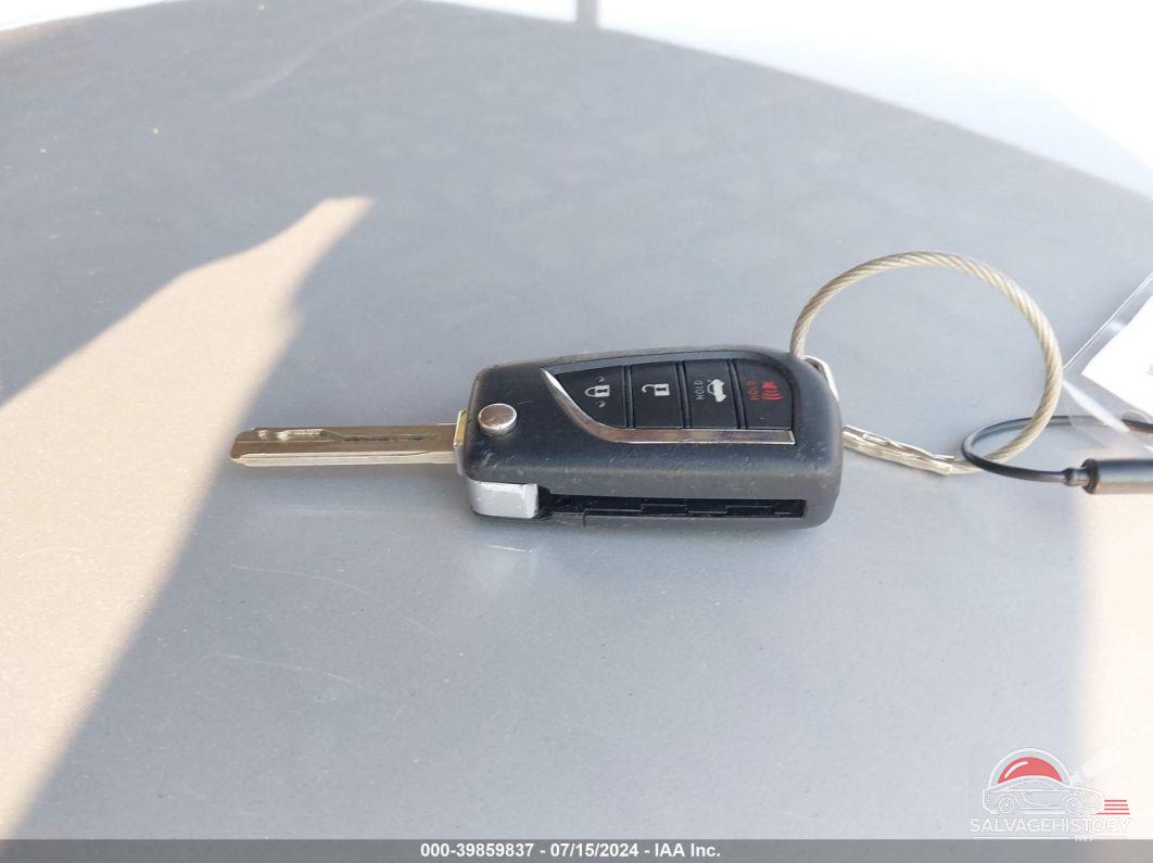 5YFEPMAE6NP375360 2022 TOYOTA COROLLA photo no. 11
