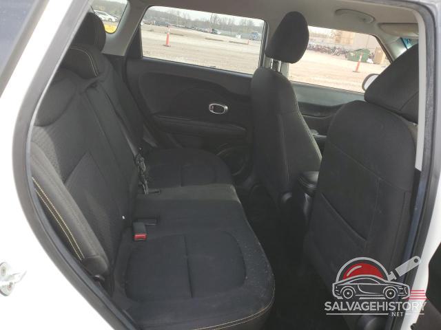 KNDJP3A50G7377053 2016 KIA SOUL photo no. 10