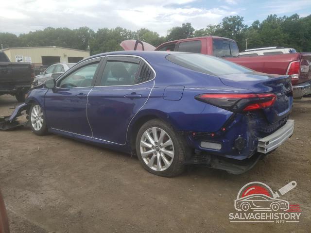 4T1B11HK9JU577388 2018 TOYOTA CAMRY photo no. 2