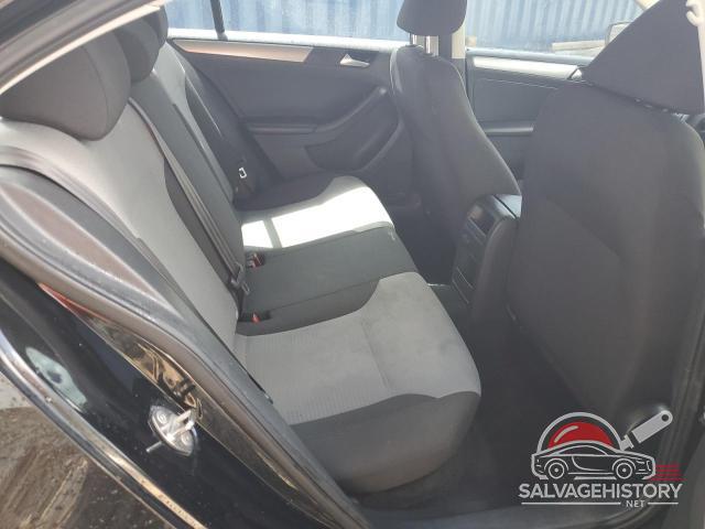 3VW2B7AJ7JM235669 2018 VOLKSWAGEN JETTA photo no. 10
