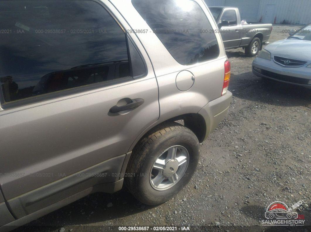 1FMYU03181KC55704 2001 FORD ESCAPE photo no. 6