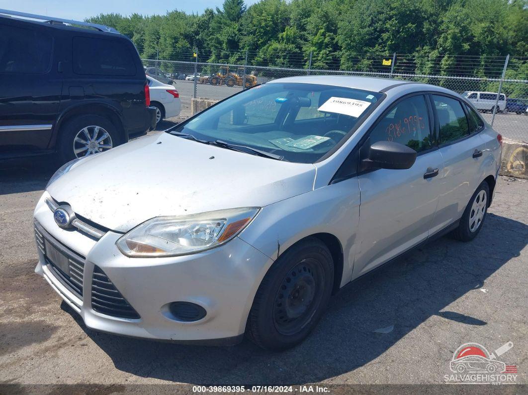 1FADP3E28DL348261 2013 FORD FOCUS photo no. 2