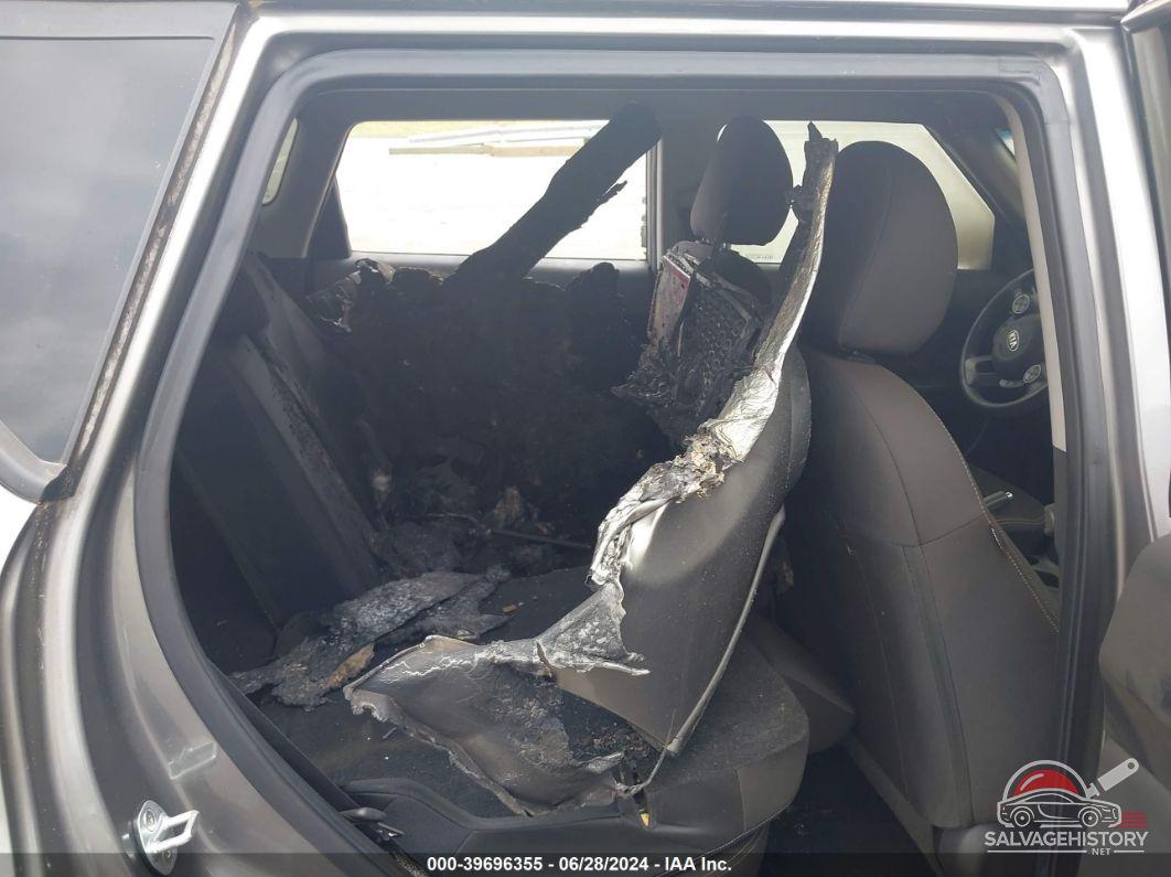 KNDJN2A20G7299444 2016 KIA SOUL photo no. 8