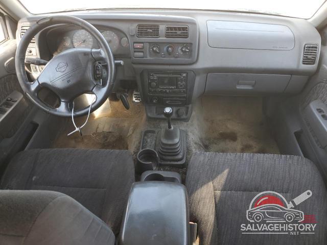 1N6ED27T4YC300265 2000 NISSAN FRONTIER photo no. 8