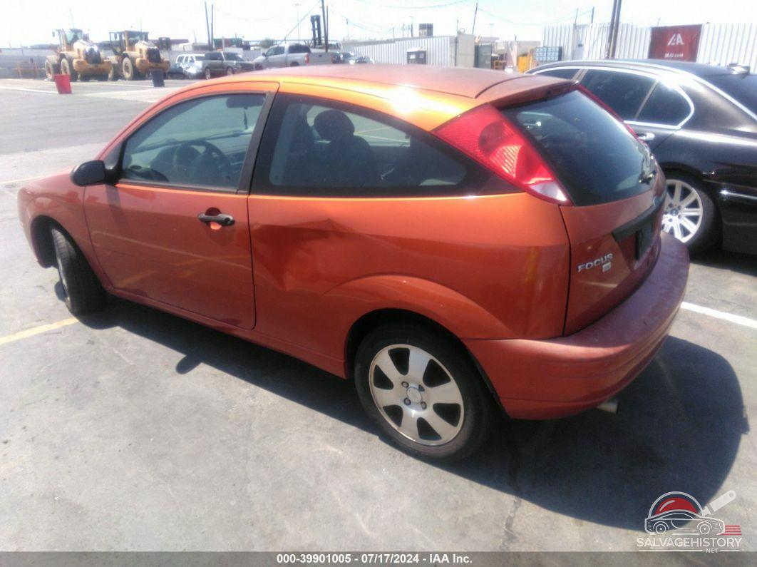 3FAFP31N95R157203 2005 FORD FOCUS photo no. 3