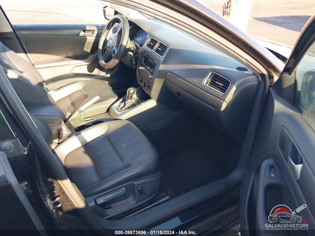 3VWD17AJ9EM392640 2014 VOLKSWAGEN JETTA photo no. 5