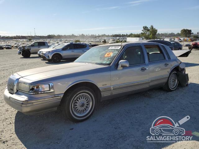 1LNLM82WXSY648639 1995 LINCOLN TOWNCAR photo no. 2