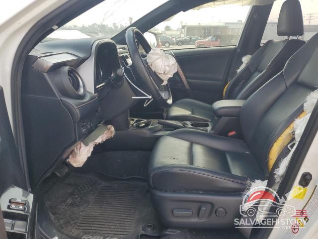 JTMNFREVXHJ711207 2017 TOYOTA RAV4 photo no. 7
