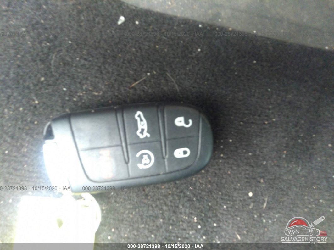2C3CCAAG4JH314256 2018 CHRYSLER 300 photo no. 11