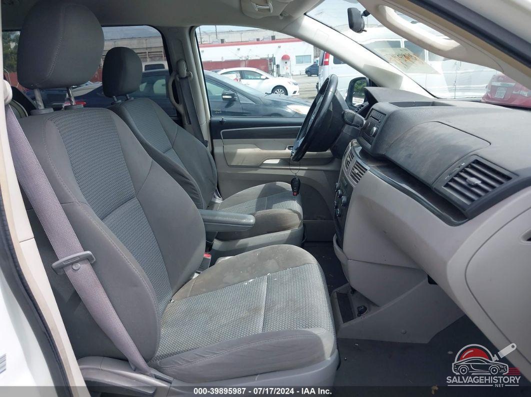 2V4RW4D13AR174321 2010 VOLKSWAGEN ROUTAN photo no. 5