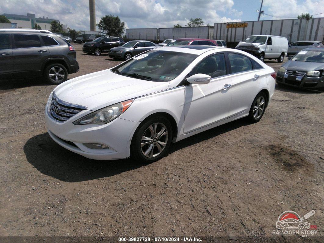 5NPEC4AC3BH153233 2011 HYUNDAI SONATA photo no. 2