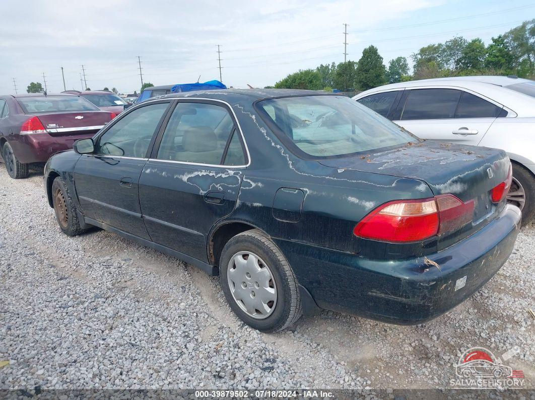 1HGCG564XWA217141 1998 HONDA ACCORD photo no. 3
