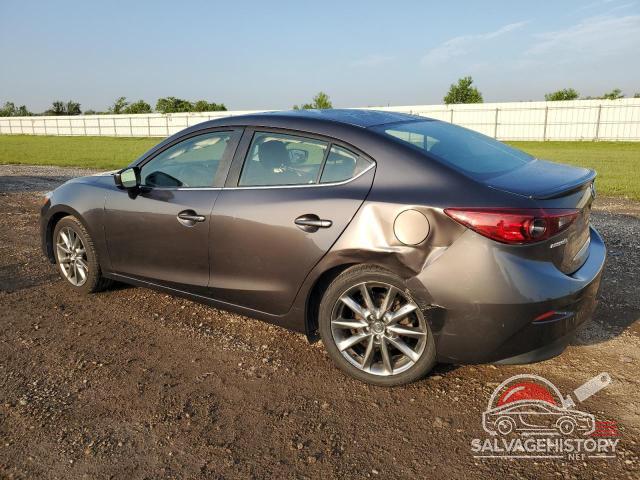 3MZBN1V35JM167887 2018 MAZDA 3 photo no. 2