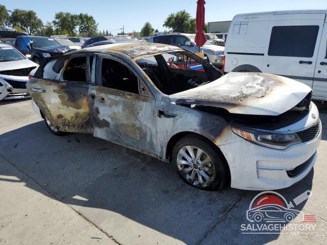 5XXGT4L38JG272086 2018 KIA OPTIMA photo no. 4