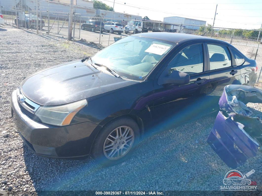 1FAHP3FNXBW100826 2011 FORD FOCUS photo no. 2