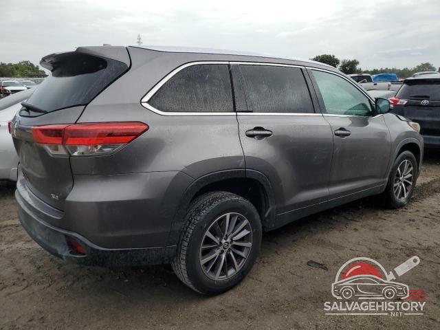 5TDKZRFH6KS332685 2019 TOYOTA HIGHLANDER photo no. 3