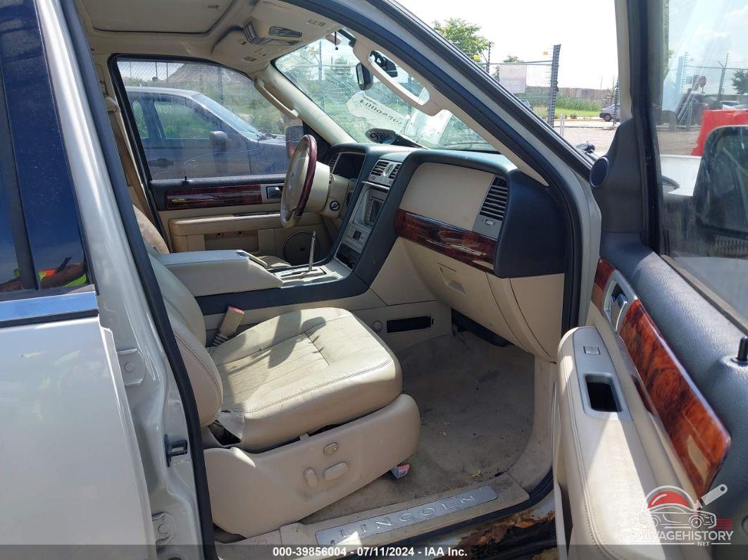 5LMFU28515LJ06675 2005 LINCOLN NAVIGATOR photo no. 5