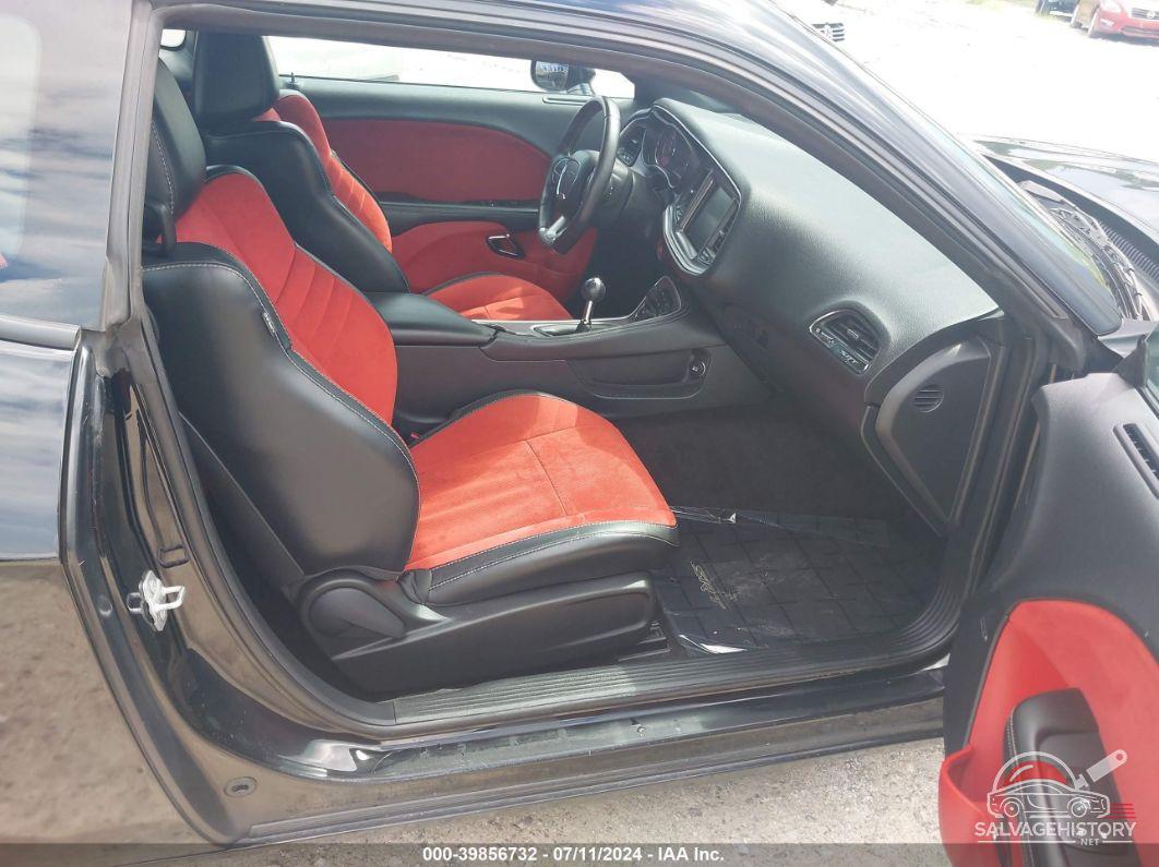 2C3CDZAG4HH572556 2017 DODGE CHALLENGER photo no. 5