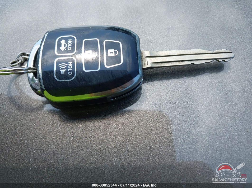 JTMRFREV9FD112537 2015 TOYOTA RAV4 photo no. 11