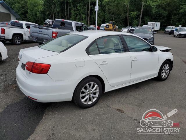 3VWD17AJ9EM407332 2014 VOLKSWAGEN JETTA photo no. 3