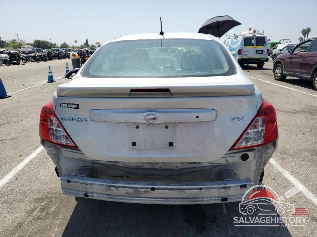 3N1CN7AP5JK402886 2018 NISSAN VERSA photo no. 6