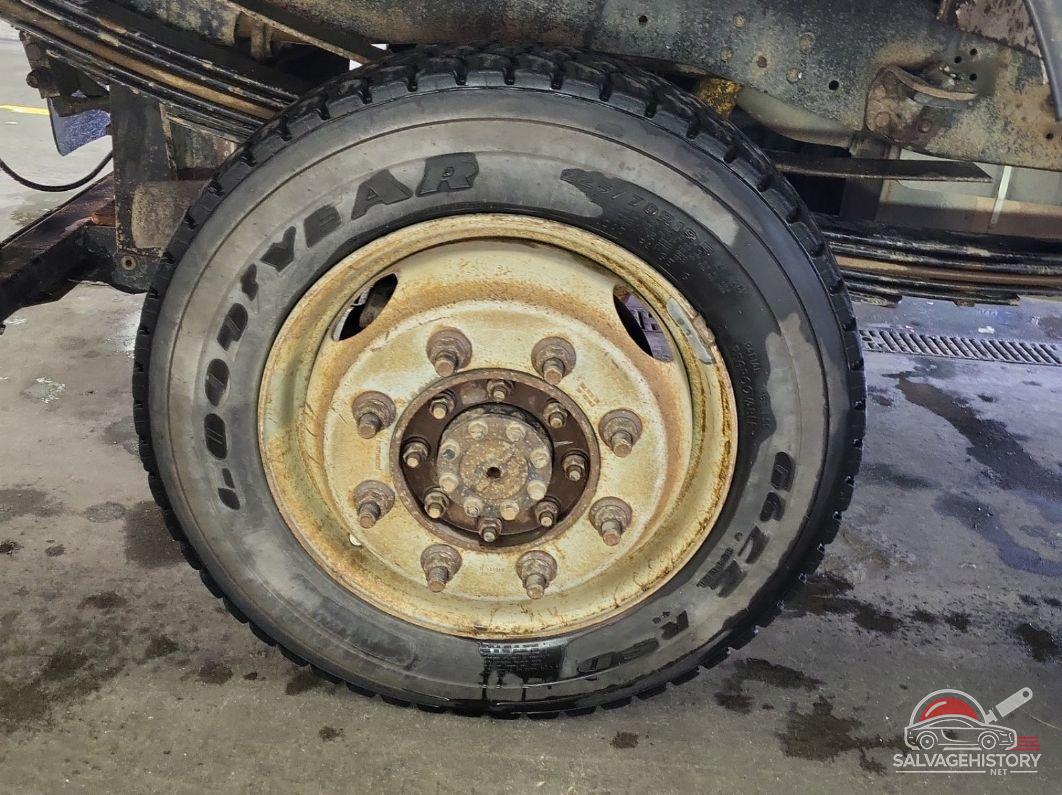 1FT7X3B67BED12643 2011 FORD F-350 photo no. 2