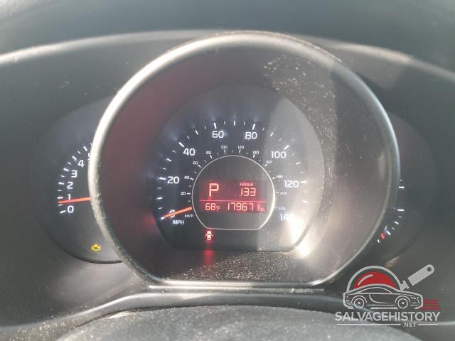 KNDJN2A2XF7761717 2015 KIA SOUL photo no. 9