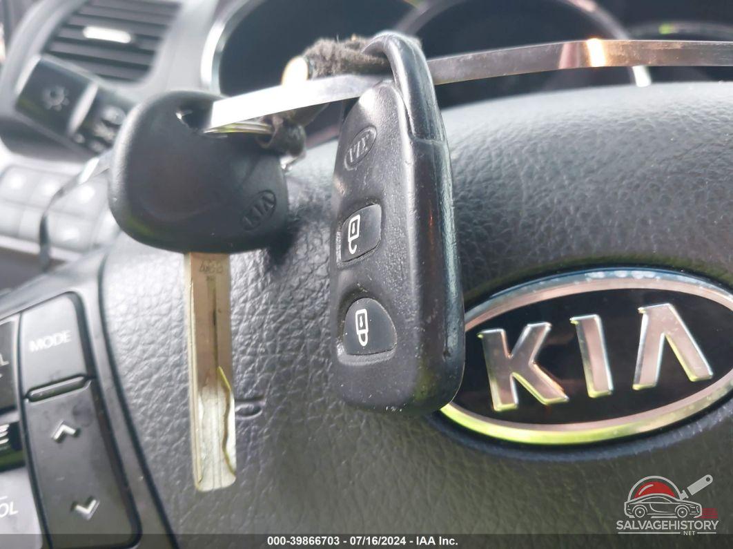 5XYKT4A22DG315115 2013 KIA SORENTO photo no. 11