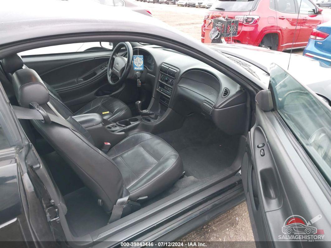 1FAFP4043YF138517 2000 FORD MUSTANG photo no. 5