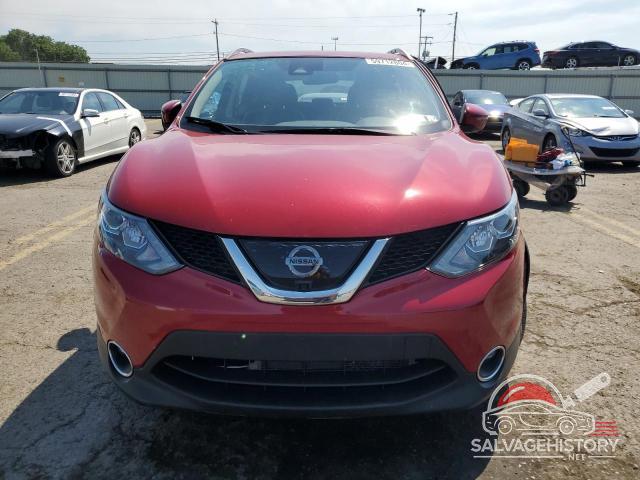 JN1BJ1CR9JW203539 2018 NISSAN ROGUE photo no. 5