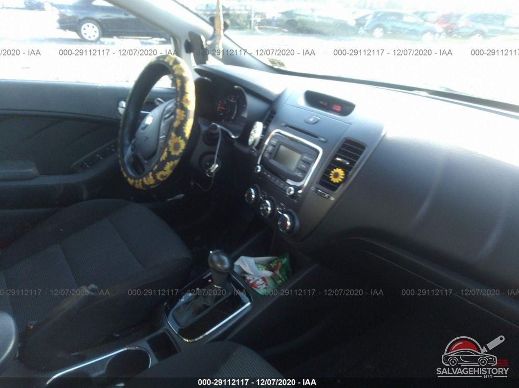 3KPFK4A7XJE184301 2018 KIA FORTE photo no. 5