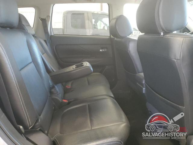 JA4AZ3A38GZ005015 2016 MITSUBISHI OUTLANDER photo no. 11